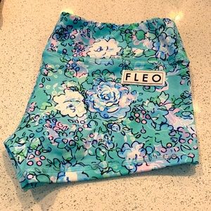 Fleo rewards shorts size large